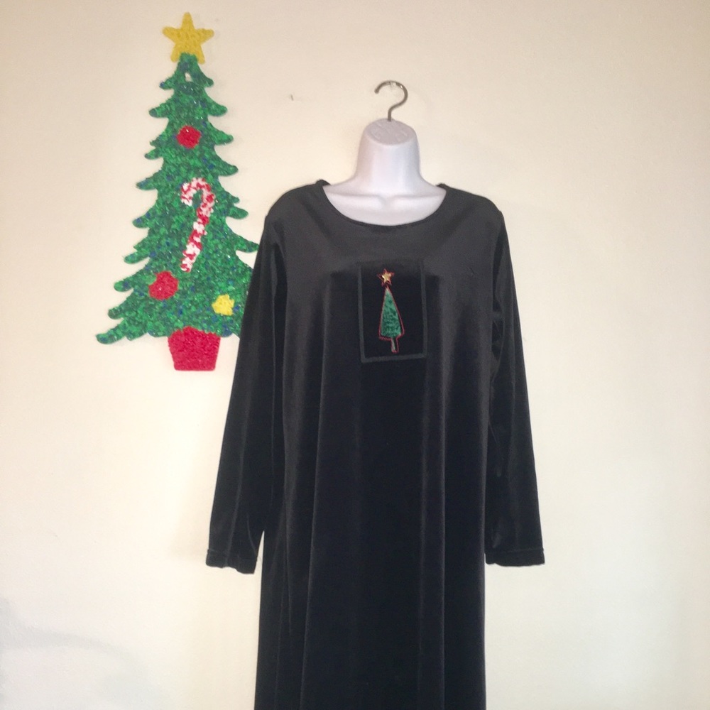 Christmas dress🎄.Size Large Velvet.Long.🎄holiday